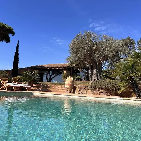 Villa D'exception A Gigaro Avec Piscine Privee Et Climatisation - Fr-1-726-17 *
