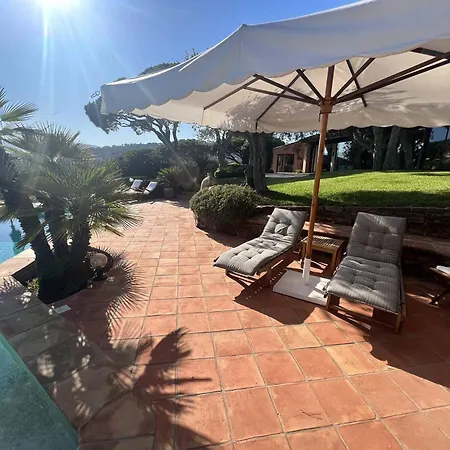 D'exception A Gigaro Avec Piscine Privee Et Climatisation - Fr-1-726-17